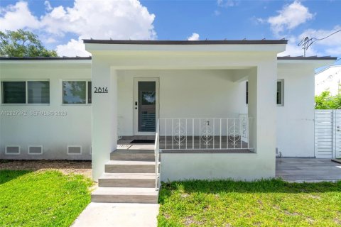 Villa ou maison à Miami, Floride 2 chambres, 182.46 m2 № 2085617