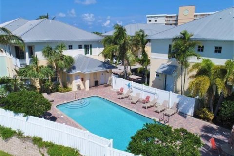 Townhouse in Juno Beach, Florida 3 bedrooms, 166.57 sq.m. № 1965664 - photo 9