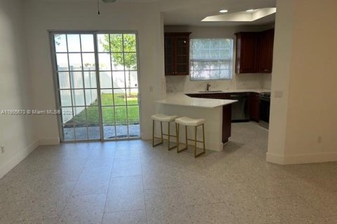 Townhouse in Juno Beach, Florida 3 bedrooms, 166.57 sq.m. № 1965664 - photo 12