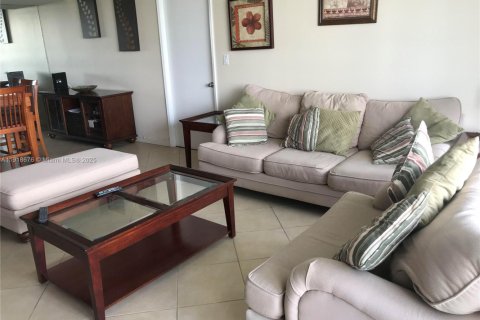 Copropriété à louer à Aventura, Floride: 2 chambres, 95.97 m2 № 2061911 - photo 4