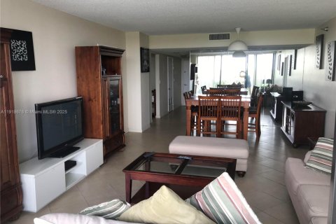 Copropriété à louer à Aventura, Floride: 2 chambres, 95.97 m2 № 2061911 - photo 5