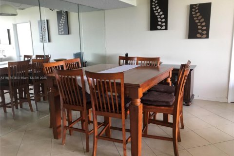 Copropriété à louer à Aventura, Floride: 2 chambres, 95.97 m2 № 2061911 - photo 3