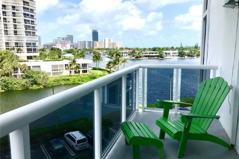 Copropriété à louer à Aventura, Floride: 2 chambres, 95.97 m2 № 2061911 - photo 7