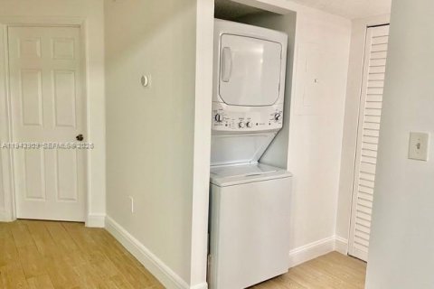 Купить кондоминиум в Пемброк-Пайнс, Флорида 1 спальня, 68.65м2, № 2001011 - фото 13