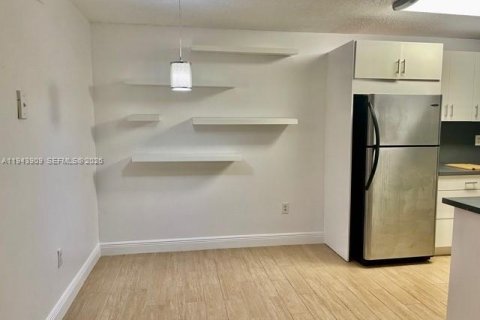 Купить кондоминиум в Пемброк-Пайнс, Флорида 1 спальня, 68.65м2, № 2001011 - фото 28