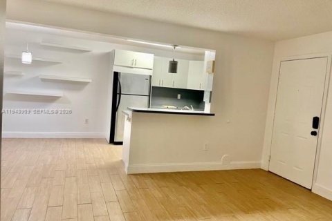 Купить кондоминиум в Пемброк-Пайнс, Флорида 1 спальня, 68.65м2, № 2001011 - фото 19