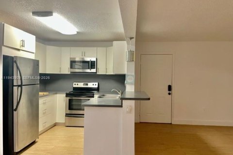 Купить кондоминиум в Пемброк-Пайнс, Флорида 1 спальня, 68.65м2, № 2001011 - фото 3