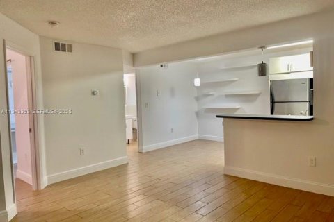 Купить кондоминиум в Пемброк-Пайнс, Флорида 1 спальня, 68.65м2, № 2001011 - фото 26