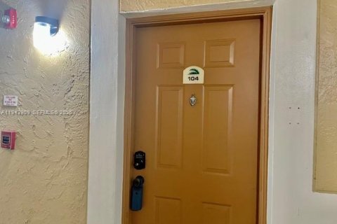 Купить кондоминиум в Пемброк-Пайнс, Флорида 1 спальня, 68.65м2, № 2001011 - фото 21