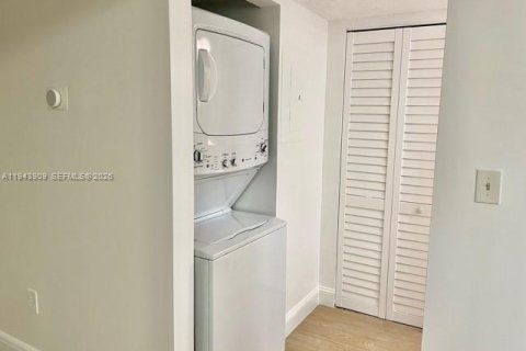 Купить кондоминиум в Пемброк-Пайнс, Флорида 1 спальня, 68.65м2, № 2001011 - фото 15