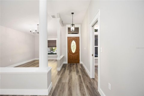 House in Sarasota, Florida 3 bedrooms, 179.58 sq.m. № 1873472 - photo 2