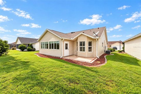 House in The Villages, Florida 3 bedrooms, 162.21 sq.m. № 2413509 - photo 2