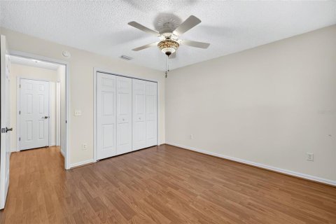House in The Villages, Florida 3 bedrooms, 162.21 sq.m. № 2413509 - photo 15