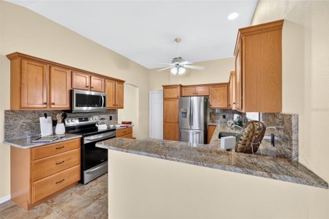 House in The Villages, Florida 3 bedrooms, 162.21 sq.m. № 2413509 - photo 8