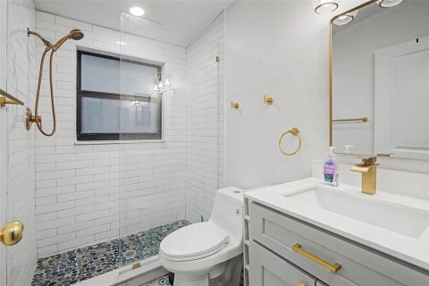 House in Largo, Florida 2 bedrooms, 82.5 sq.m. № 2391293 - photo 19