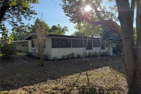 House in Largo, Florida 2 bedrooms, 82.5 sq.m. № 2391293