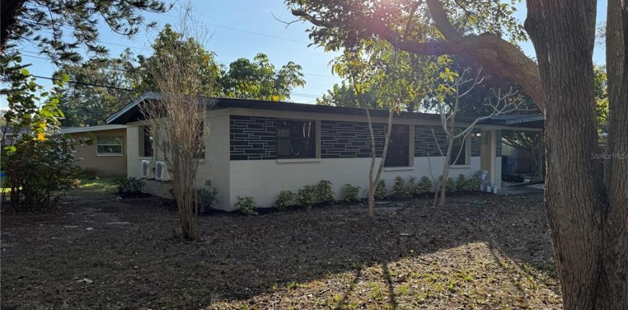 House in Largo, Florida 2 bedrooms, 82.5 sq.m. № 2391293