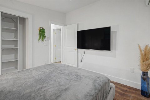 House in Largo, Florida 2 bedrooms, 82.5 sq.m. № 2391293 - photo 18