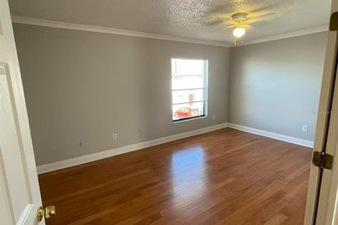 Снять в аренду таунхаус в Орландо, Флорида 6 комнат, 121.42м2, № 2207484 - фото 7