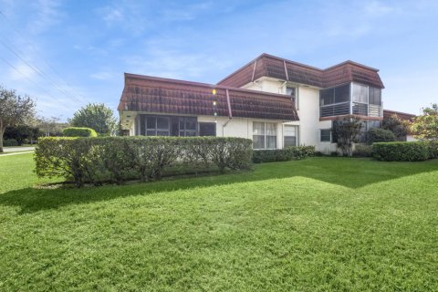 Condo in Royal Palm Beach, Florida, 1 bedroom  № 837565 - photo 1