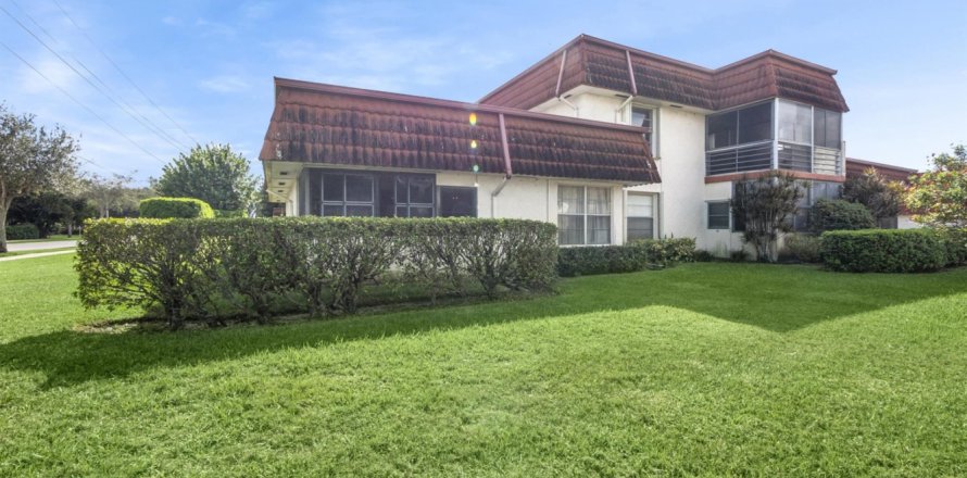 Condo in Royal Palm Beach, Florida, 1 bedroom  № 837565