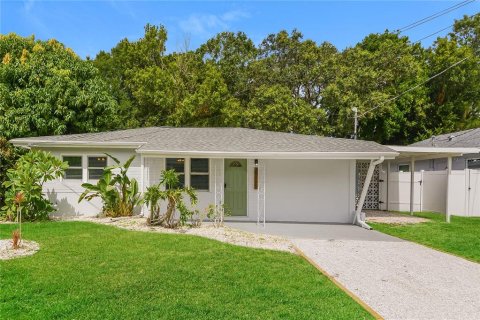 Casa en alquiler en Sarasota, Florida, 3 dormitorios, 136.38 m2 № 1912714 - foto 1