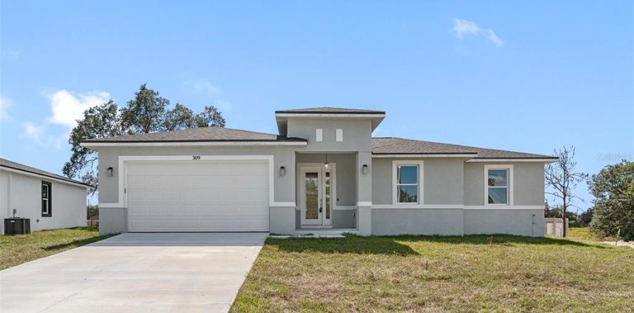 House in Poinciana, Florida 3 bedrooms, 154.96 sq.m. № 1894316
