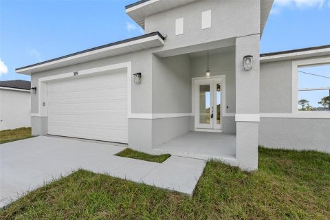 House in Poinciana, Florida 3 bedrooms, 154.96 sq.m. № 1894316 - photo 5