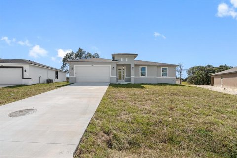 House in Poinciana, Florida 3 bedrooms, 154.96 sq.m. № 1894316 - photo 2