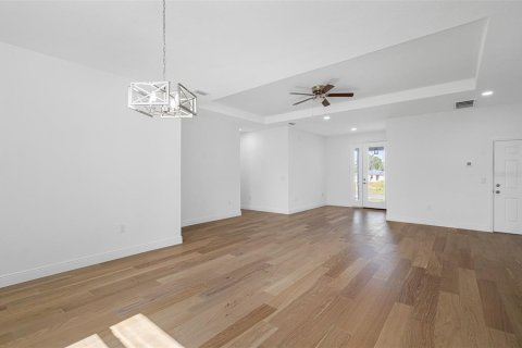 House in Poinciana, Florida 3 bedrooms, 154.96 sq.m. № 1894316 - photo 10