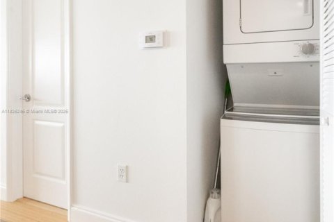 Copropriété à louer à Miami Beach, Floride: 1 chambre, 76.18 m2 № 1794635 - photo 17