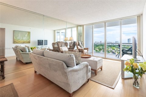 Copropriété à louer à Miami Beach, Floride: 1 chambre, 76.18 m2 № 1794635 - photo 2