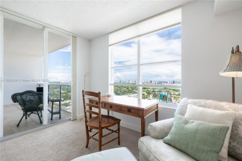 Copropriété à louer à Miami Beach, Floride: 1 chambre, 76.18 m2 № 1794635 - photo 11