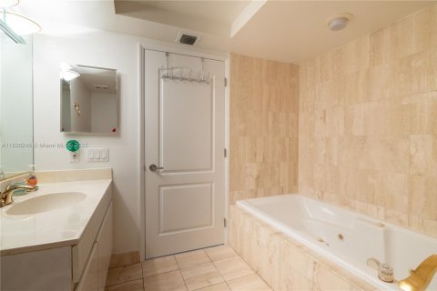 Copropriété à louer à Miami Beach, Floride: 1 chambre, 76.18 m2 № 1794635 - photo 13