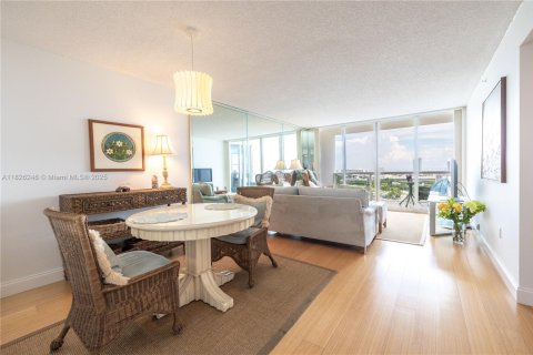 Copropriété à louer à Miami Beach, Floride: 1 chambre, 76.18 m2 № 1794635 - photo 1