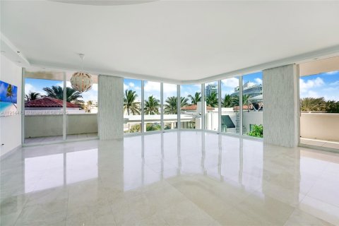 Condo in Miami Beach, Florida, 3 bedrooms  № 1970833 - photo 3