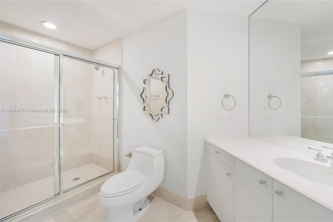 Condo in Miami Beach, Florida, 3 bedrooms  № 1970833 - photo 28