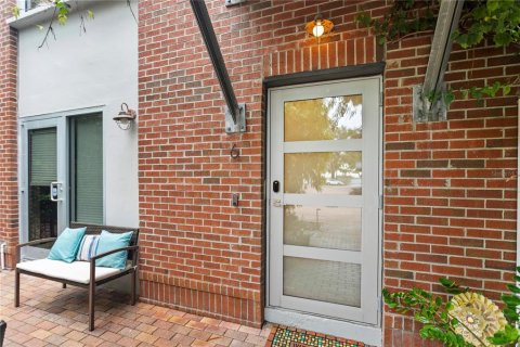 Купить таунхаус в Сент-Питерсберг, Флорида 6 комнат, 185.62м2, № 1917915 - фото 1