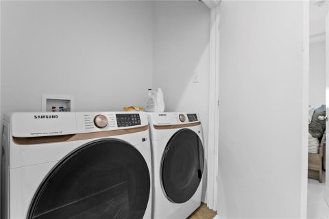 Купить таунхаус в Сент-Питерсберг, Флорида 6 комнат, 185.62м2, № 1917915 - фото 26