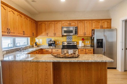 Купить таунхаус в Сент-Питерсберг, Флорида 6 комнат, 185.62м2, № 1917915 - фото 18