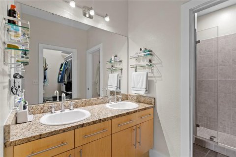 Купить таунхаус в Сент-Питерсберг, Флорида 6 комнат, 185.62м2, № 1917915 - фото 25