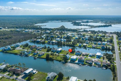 House in Hernando Beach, Florida 2 bedrooms, 133.78 sq.m. № 1802263 - photo 8
