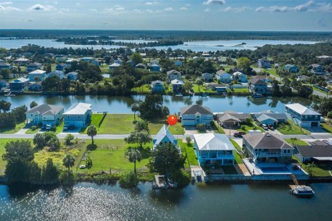 House in Hernando Beach, Florida 2 bedrooms, 133.78 sq.m. № 1802263 - photo 9