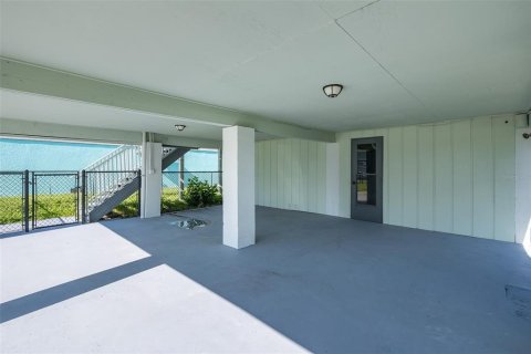 House in Hernando Beach, Florida 2 bedrooms, 133.78 sq.m. № 1802263 - photo 12