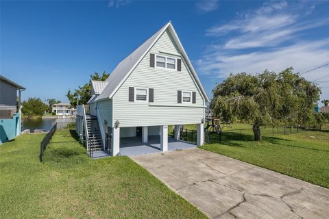 House in Hernando Beach, Florida 2 bedrooms, 133.78 sq.m. № 1802263 - photo 11