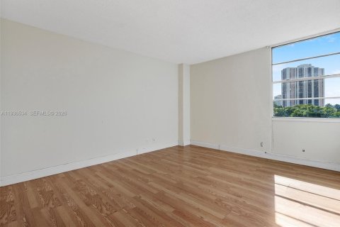 Condo in Aventura, Florida, 1 bedroom  № 2000954 - photo 11