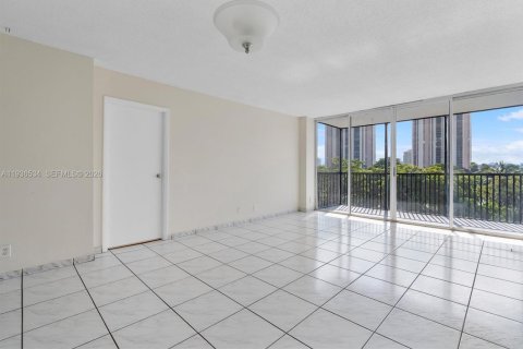 Condo in Aventura, Florida, 1 bedroom  № 2000954 - photo 5