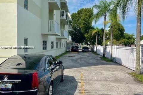 Condominio en venta en North Miami, Florida, 2 dormitorios, 66.33 m2 № 2152555 - foto 11