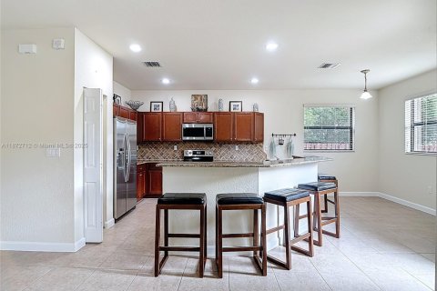 Купить виллу или дом в Хомстед, Флорида 5 спален, 315.77м2, № 1897869 - фото 4