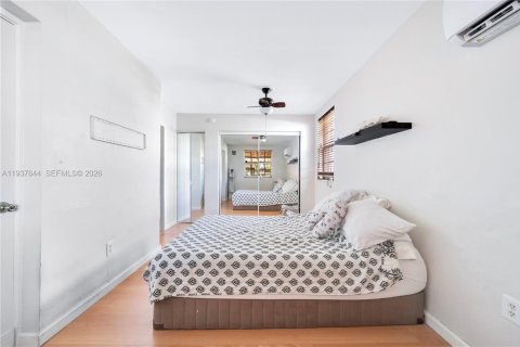 Villa ou maison à vendre à Hialeah, Floride: 3 chambres, 153.57 m2 № 1995259 - photo 12